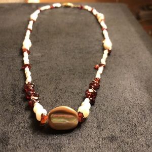 VTG 22”Mother Of Pearl/Garnet/Abalone Natural Semi Precious Stone Necklace